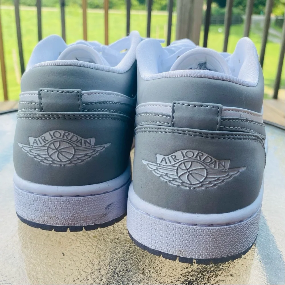 Nike Air Jordan 1 Retro Low  11 US - Picture 4 of 6